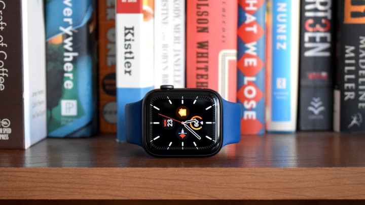 Apple Watch Series 5 в Series 3: какие умные часы лучше?
