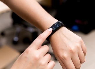 Металлические или пластиковые бейджи на магните Главная