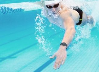 Лучшие водонепроницаемые фитнес-трекеры для плавания фитнес браслеты водонепроницаемые