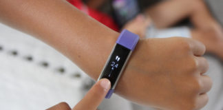 Полный обзор и настройка фитнес-трекера для детей Fitbit Ace fitbit ace трекер для детей